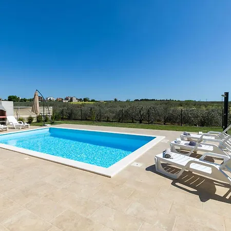 Angelina With 3 Bedrooms And Pool In Novigrad Villa Bužinija