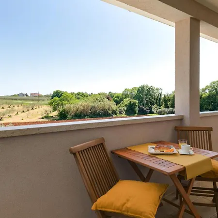 Angelina With 3 Bedrooms And Pool In Novigrad Novigrad Istria