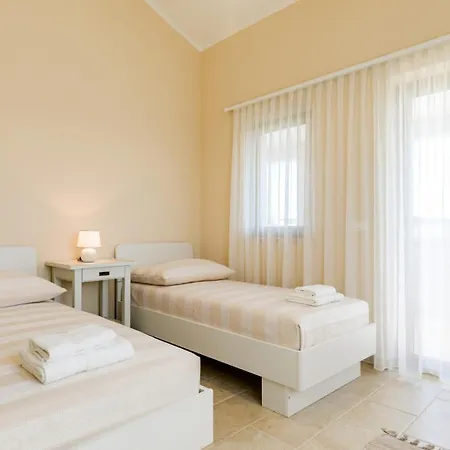 Βίλα Angelina With 3 Bedrooms And Pool In Novigrad *
